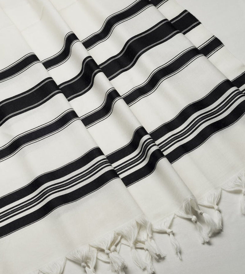 Vizhnitz Wool Tallis